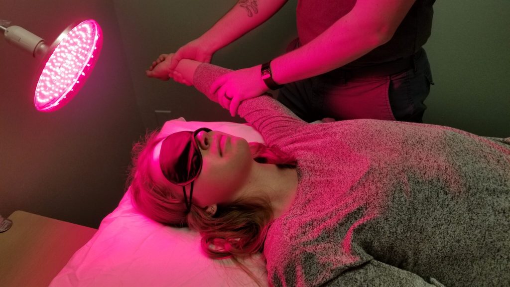 does red light therapy work through clothes