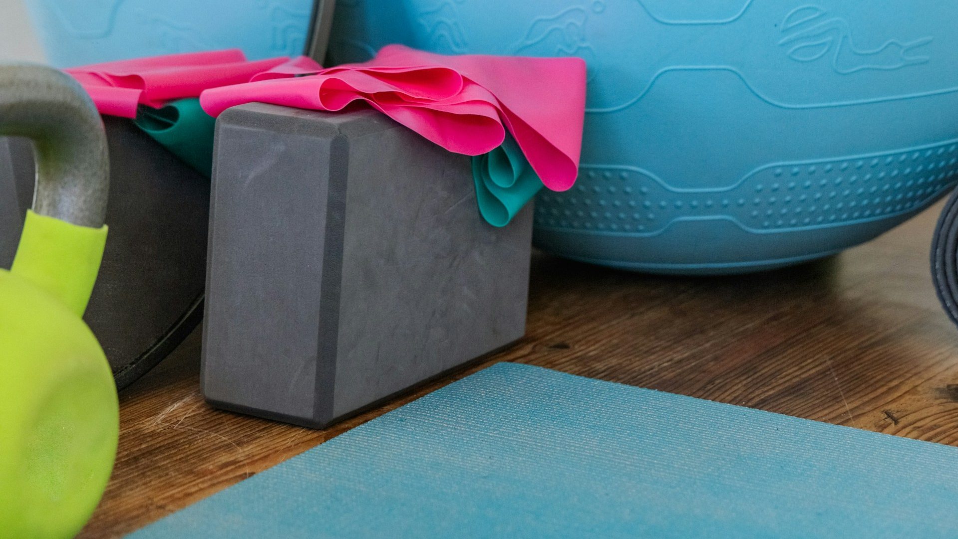 how to use yoga blocks